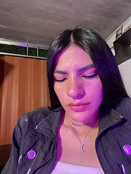 liss hot  online show from October 9, 8:40 pm