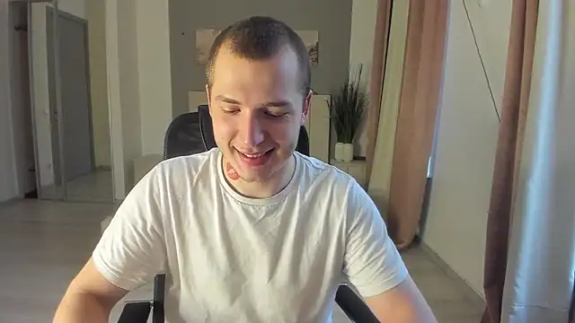 Snapshot of HARDIN_STEWART chatting on February 22, 10:40 am HARDIN STEWART online show from February 22, 10:40 am