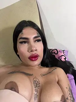 saragill323 online show from January 13, 11:27 pm