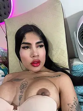 saragill323 online show from January 17, 6:44 pm