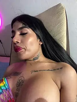 saragill323 online show from March 21, 10:39 pm