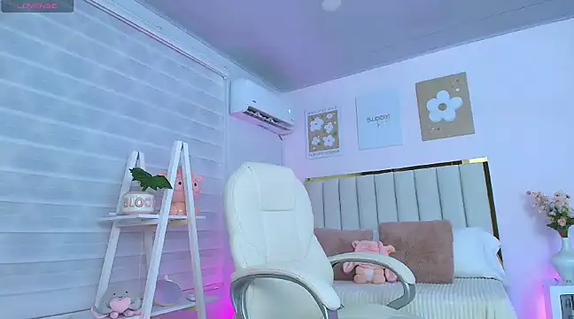 Cristall Bunny online show from February 7, 12:31 am