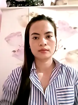 NgocQuyen2K online show from March 17, 6:40 am