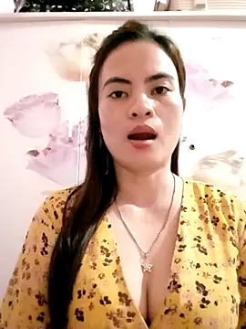 NgocQuyen2K online show from March 22, 11:11 am