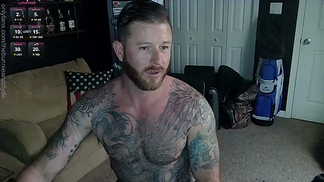 chillinthemosttt online show from February 8, 8:10 pm