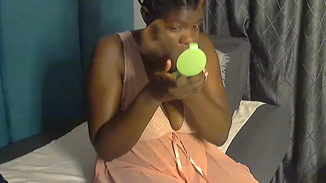 Snapshot of Mochabae chatting on February 9, 3:43 am Mochabae online show from February 9, 3:43 am