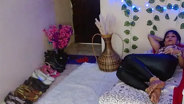 Latin Mature975 online show from February 4, 1:48 pm