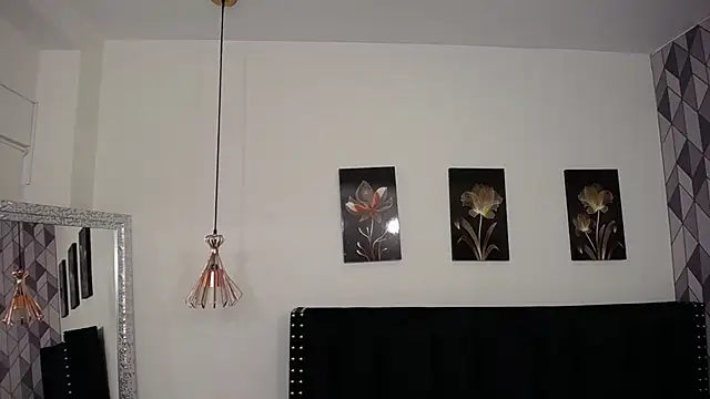 innocentlady  online show from March 7, 12:01 pm