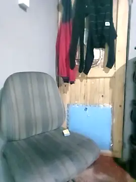 199Gif online show from January 17, 5:38 pm