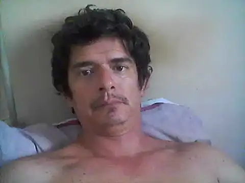 Snapshot of Marobronco chatting on December 2, 6:32 pm Marobronco online show from December 2, 6:32 pm