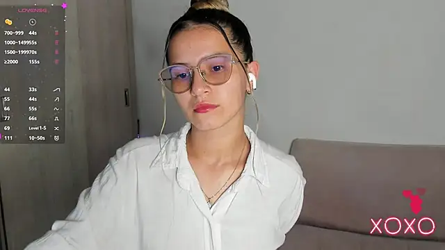 Snapshot of Lilacutte_ chatting on September 21, 5:09 am Lilacutte online show from September 21, 5:09 am