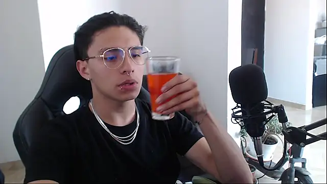 jay dimarco2 online show from December 14, 6:56 pm