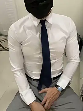 harrylouis1357 online show from December 31, 2:14 pm