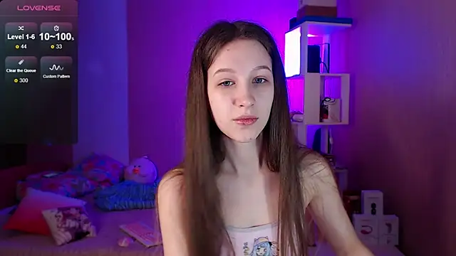 Snapshot of ur_kitty__ chatting on December 15, 1:11 pm ur kitty online show from December 15, 1:11 pm