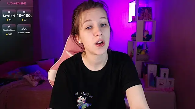 Snapshot of ur_kitty__ chatting on January 12, 1:05 pm ur kitty online show from January 12, 1:05 pm