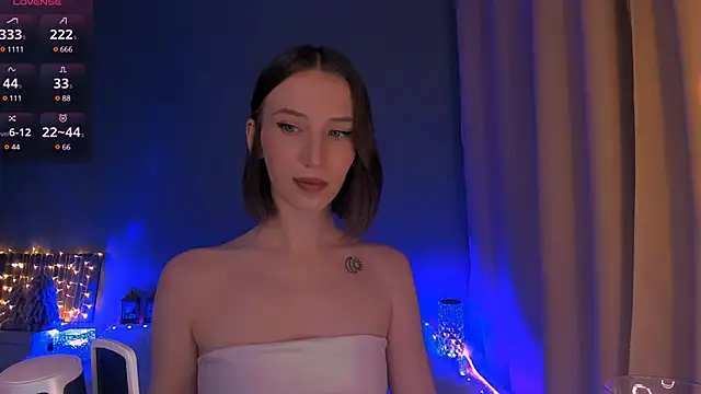 Snapshot of ellaamber chatting on January 16, 2:41 am ellaamber online show from January 16, 2:41 am