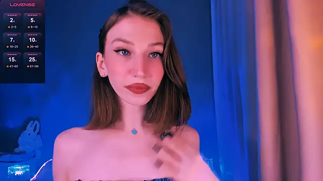 Snapshot of ellaamber chatting on December 13, 10:04 pm ellaamber online show from December 13, 10:04 pm