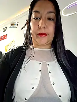 Bella keny online show from February 3, 3:49 pm