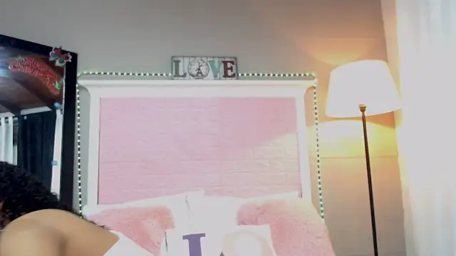 Snapshot of JessyZoe chatting on January 31, 1:45 pm JessyZoe online show from January 31, 1:45 pm