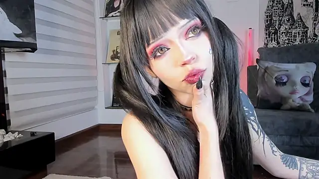 Snapshot of SophieHill_gh chatting on November 15, 6:55 am SophieHill gh online show from November 15, 6:55 am