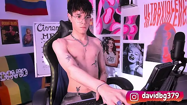 cinnamon boyxxx online show from March 9, 7:12 am