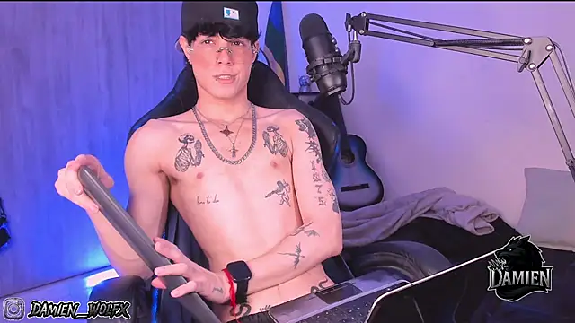 cinnamon boyxxx online show from September 28, 2:06 am