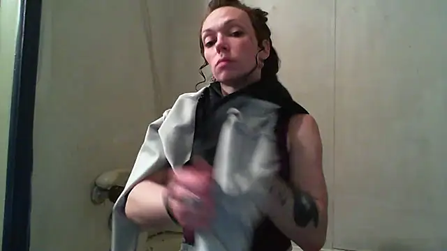 Genevieve143 online show from February 26, 8:04 am