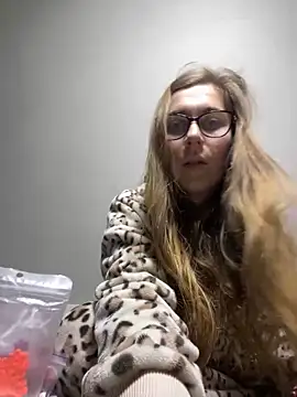 ur pleasure  online show from December 3, 8:28 pm