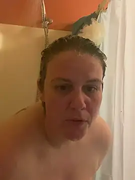 Snapshot of velvetta_ chatting on March 1, 6:24 am velvetta online show from March 1, 6:24 am