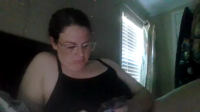 Snapshot of velvetta_ chatting on November 22, 7:46 pm velvetta online show from November 22, 7:46 pm