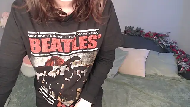 Snapshot of Mini_Diva chatting on January 5, 9:05 am Mini Diva online show from January 5, 9:05 am