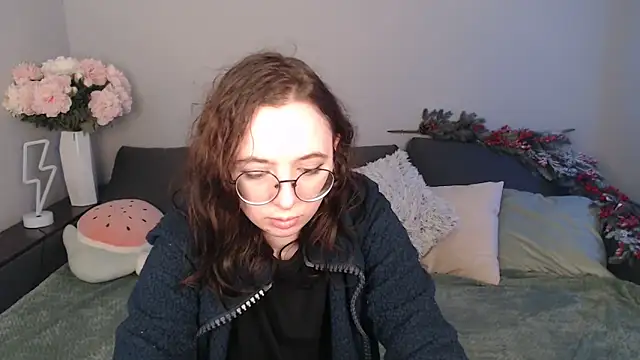 Snapshot of Mini_Diva chatting on January 12, 9:08 am Mini Diva online show from January 12, 9:08 am