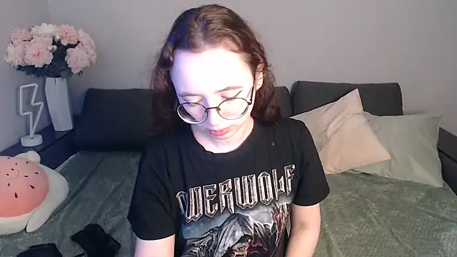 Snapshot of Mini_Diva chatting on January 29, 9:12 am Mini Diva online show from January 29, 9:12 am