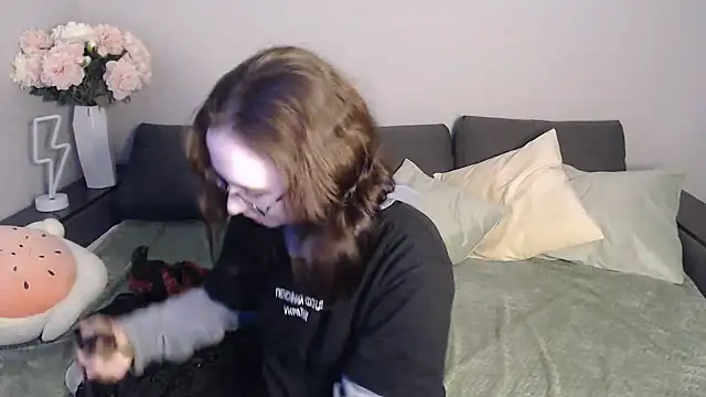 Snapshot of Mini_Diva chatting on January 31, 9:16 am Mini Diva online show from January 31, 9:16 am