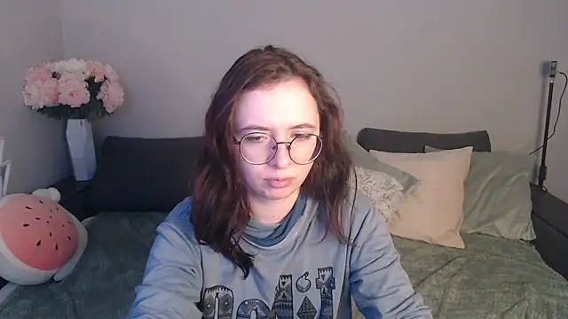 Snapshot of Mini_Diva chatting on March 16, 9:05 am Mini Diva online show from March 16, 9:05 am