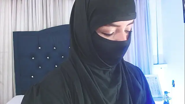 Snapshot of Uzra_hayed chatting on February 21, 10:48 pm Uzra hayed online show from February 21, 10:48 pm