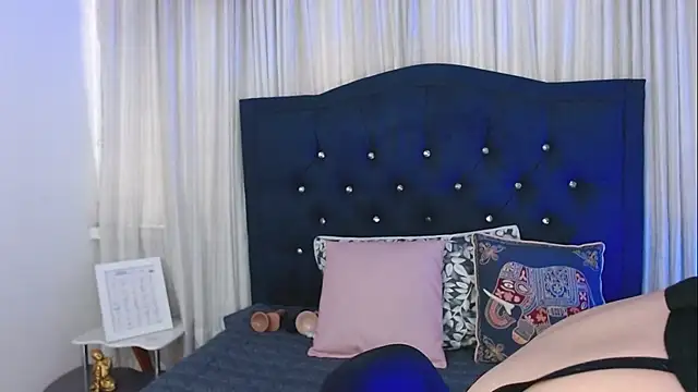 Snapshot of Uzra_hayed chatting on November 13, 7:57 pm Uzra hayed online show from November 13, 7:57 pm