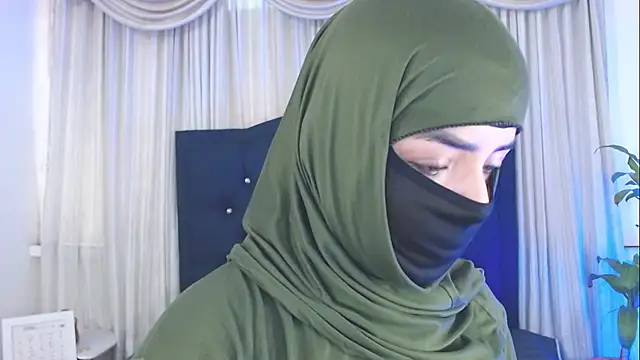 Snapshot of Uzra_hayed chatting on November 19, 8:53 pm Uzra hayed online show from November 19, 8:53 pm