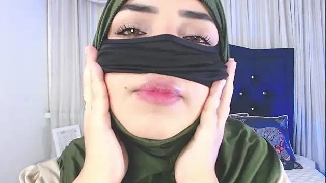 Snapshot of Uzra_hayed chatting on December 1, 10:59 pm Uzra hayed online show from December 1, 10:59 pm