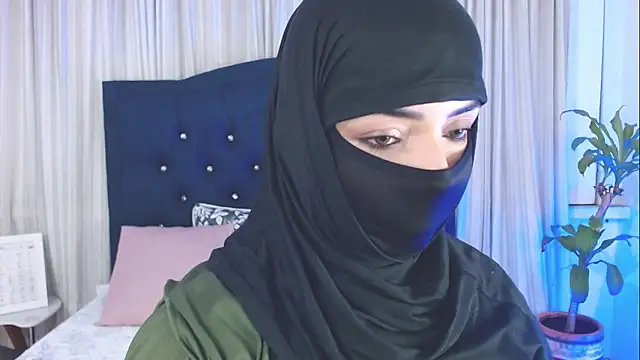 Snapshot of Uzra_hayed chatting on December 4, 11:13 pm Uzra hayed online show from December 4, 11:13 pm