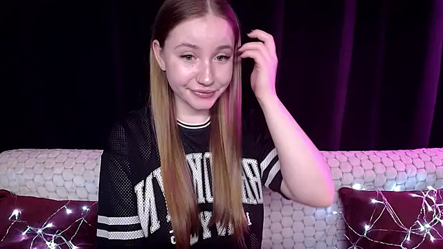 SindiWatsoon online show from December 17, 5:26 pm