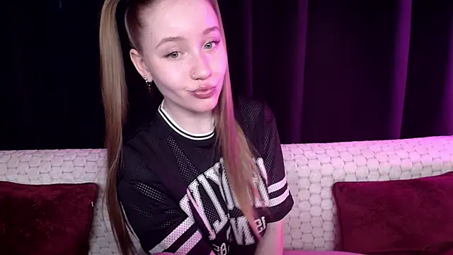 SindiWatsoon online show from March 21, 1:45 pm