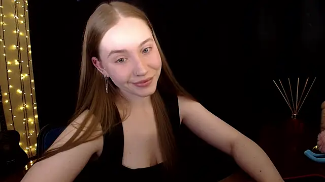 SindiWatsoon online show from April 22, 2:18 pm