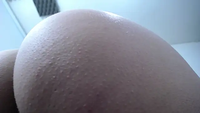 luly pink online show from December 3, 3:41 am