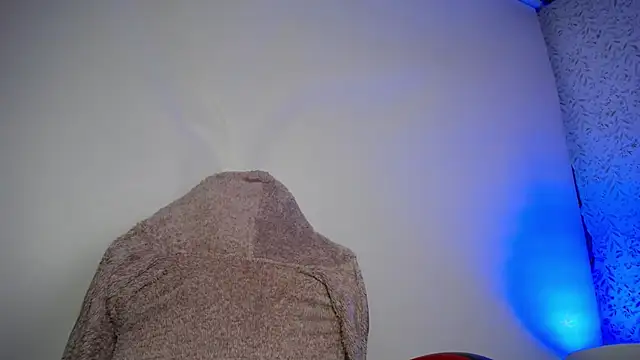 luly pink online show from March 19, 3:10 am