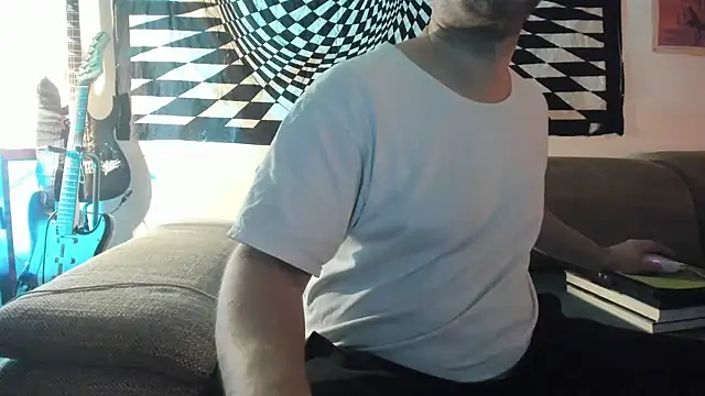 Snapshot of soulfuck92 chatting on December 7, 8:33 am soulfuck92 online show from December 7, 8:33 am