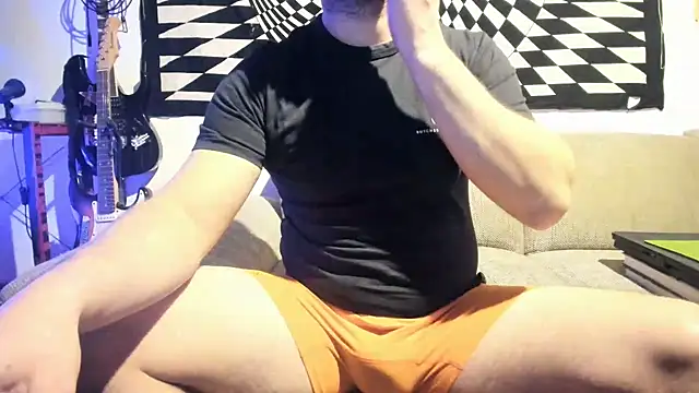 Snapshot of soulfuck92 chatting on December 22, 12:39 am soulfuck92 online show from December 22, 12:39 am