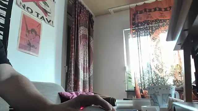 Snapshot of soulfuck92 chatting on January 25, 2:03 pm soulfuck92 online show from January 25, 2:03 pm