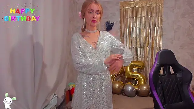 Snapshot of Kamila_icee chatting on December 30, 11:06 pm Kamila icee online show from December 30, 11:06 pm