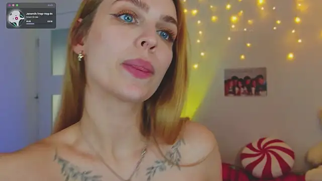 Snapshot of Kamila_icee chatting on January 20, 10:26 pm Kamila icee online show from January 20, 10:26 pm